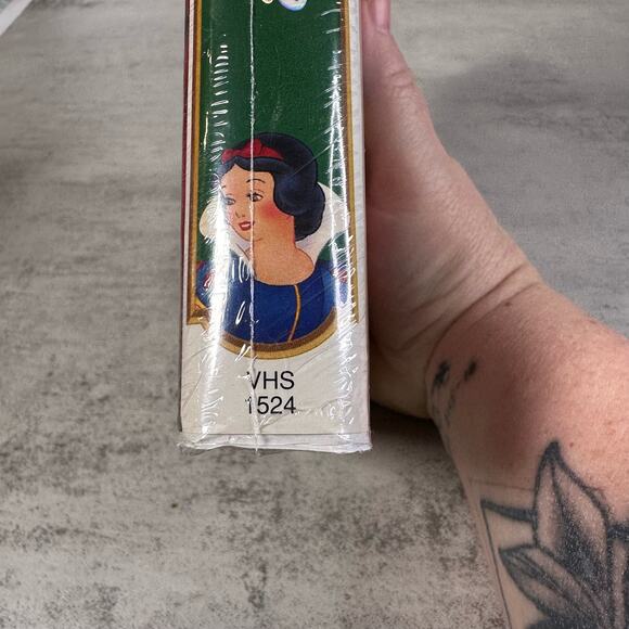 Vintage, Walt Disney's Snow White and the Seven Dwarves VHS, NEW Home Video - Picture 4 of 6